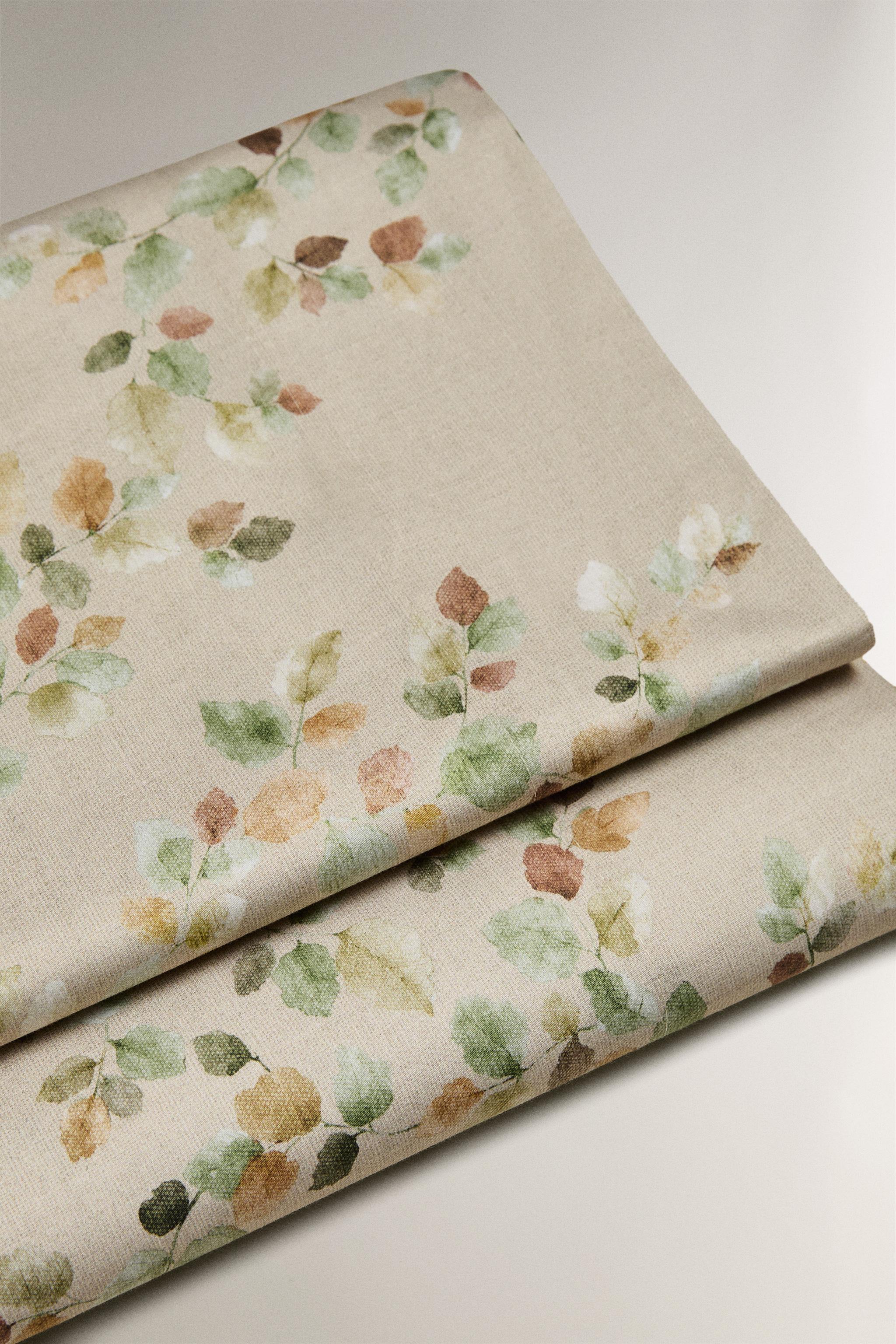 DRAP DE DESSUS SATIN IMPRIMÉ FEUILLES